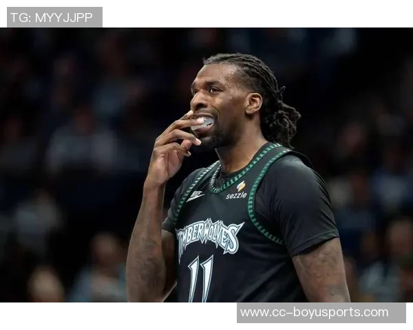 米切尔上半场表现惊艳11投8中轻松拿下18分4篮板2助攻助力球队奋勇争先